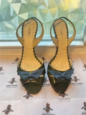 Marc Jacobs Olive Green Patent Slingback Sandals with Blue Bow